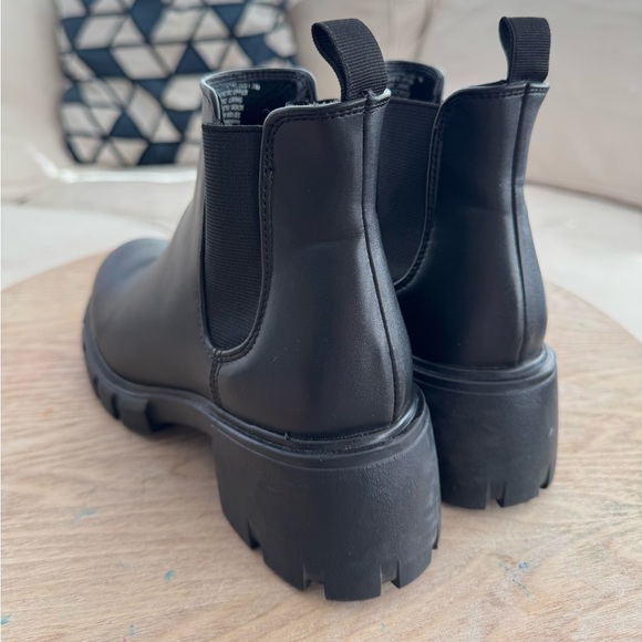 STEVE MADDEN Howler Boots Black Leather Lug Sole Combat Boots Size 7 - Picture 5 of 8